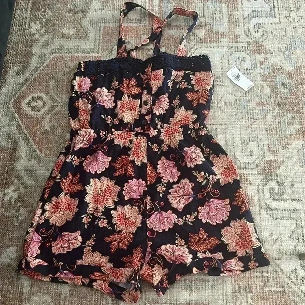 NWT OLD NAVY GIRLS FLORAL ROMPER SIZE‎ M(8)